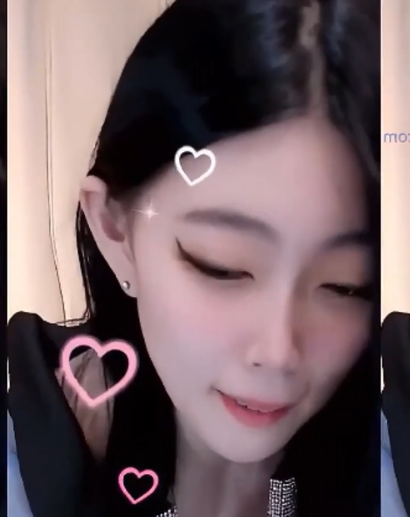 CC主播66睡不醒土豪万元定制热舞秀视频1V+806M