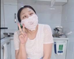 熟女妈妈《桃子冰》短片：火爆播放30W+，乱来剧情，道具CC，观看不要错过！