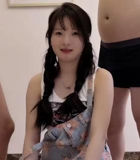 扣扣传媒清纯女星琳琳榨弄男优视频作品，敢拍敢放上海疫情传媒手下粉丝大招