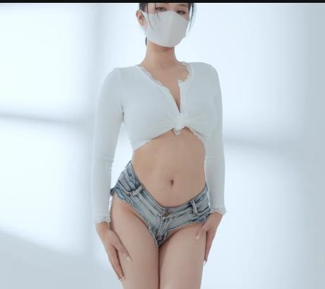 Nina瑜伽特写，时长21分钟，姐姐同练，观看下载