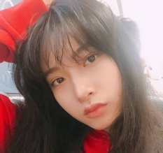 完美露脸清纯美女为爱鼓掌