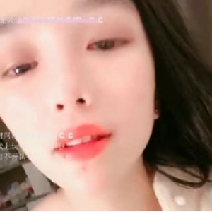 性感女神烈焰紅唇，展示性感翹臀，多毛騷bi掰開特...[1V+622MB][百度盘]