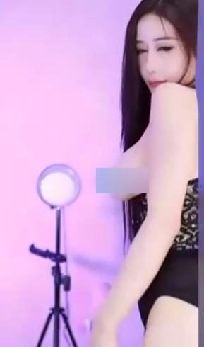 虎牙浮力姬、美艳女神、桃一:定制1V-400m金主资本性感热舞+大车灯白嫩翘蜜臀+Qin趣玩具高情绪紫薇秀