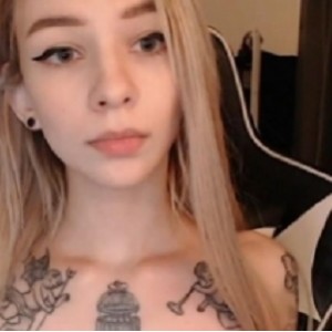 网红Moonless，欧美模特，热情可爱，Moon直播，精彩片段，互动小辣椒Moonless的美丽旅程：从文身纹身车灯粉饼到爱的力量