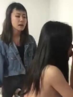 《女子报复男友劈腿捉奸：现场抓奸，家鱼水交融，威逼利诱，狗血津津》