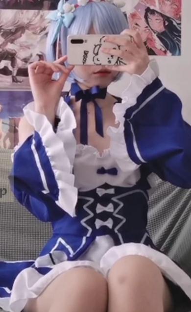 韵韵粉嫩蕾姆高跟鞋私拍合集