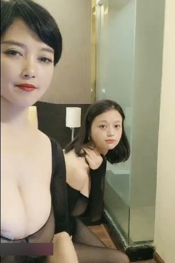 资深老魔女小海媚：饥渴的禁忌百合，成熟又放D的御姐