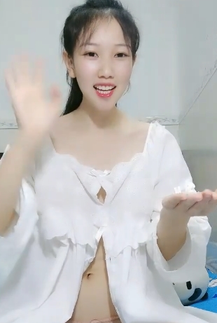 今日分享小奶猫女主播丸子丫的精彩作品:两部2.05G视频!