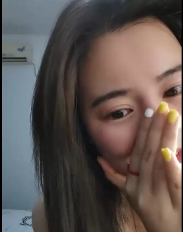 粉红怡宝御姐范女主播，完美身材让你心动，视频1.66G欢迎下载！