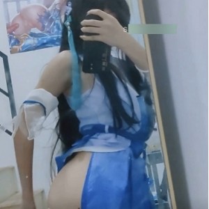 斗鱼人气持续高涨清纯COS动漫反差极其豪放女主播【精选反差婊】COS浮力姬（小余）有尺度合集【4v-575M】