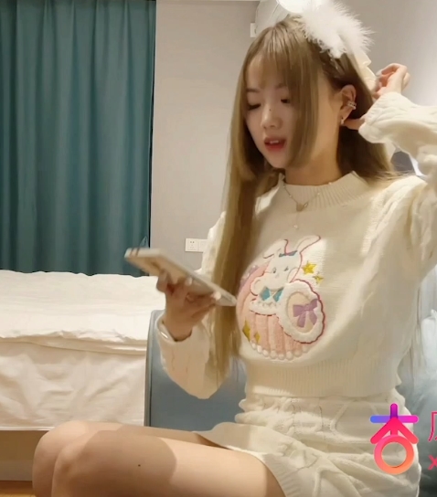 网红夫妻小伊伊&PPQ：美貌与才华并重，约会高颜值文学系学妹，性感呻吟1V647M度盘