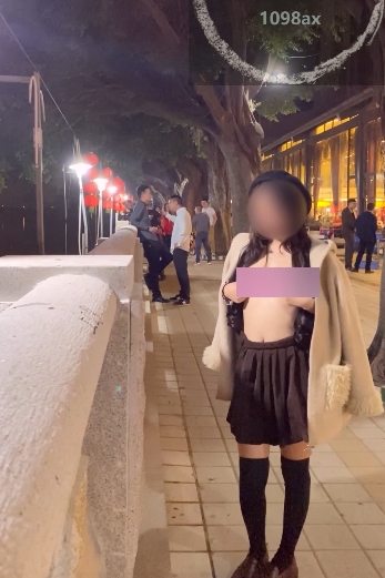 放松心情，见证大自然的美丽超美户外主播FSS冯珊珊的在线野外打野合视频