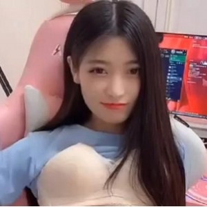 网红美少女夜微凉：活泼可爱的表演技巧，让你心驰神往