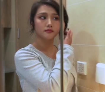 《久妖制片厂秘书{{网红名字}}：勤奋的果实是幸福的收获》