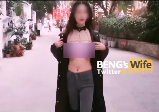 《阿崩教育女神老婆：网红{{网红名字}}的精彩表演，让你一睹{{姓名}}的风采》