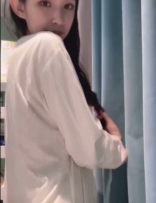 宋可网红性感互动,13位美女互动图片云集