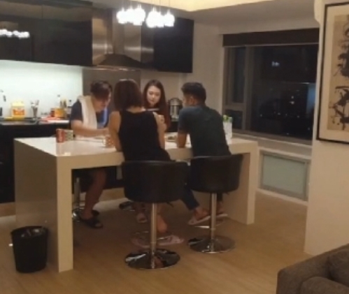 新浪婚礼现场:伴娘和闺蜜深入交流,竟被偷录了!