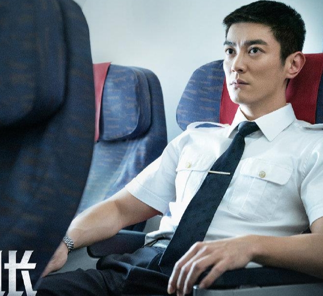 中国机长+4K+HDR+向英雄的川航+3U8633机组致敬真实事件改编电影!