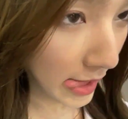 Twitter女神佳凯小鲜奶：大长腿高颜值作品全集