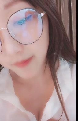 天使一样的女主播_白丫头呀作品两部