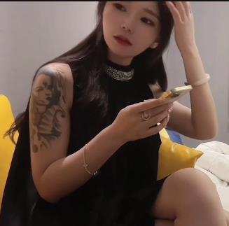 T花大熊全集1-截至5.24[6V-3.8G]：女主颜值身材炸裂，作者自拍质量超赞，下载观看！