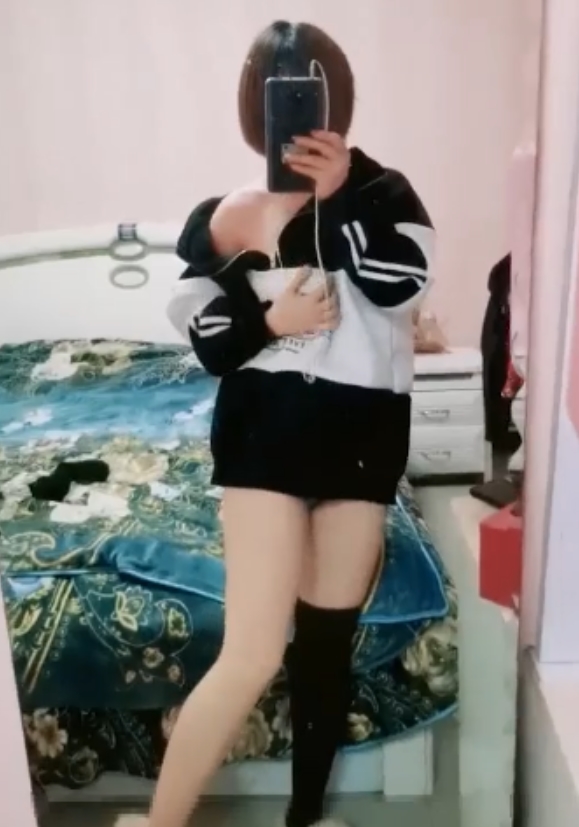 家人面前直播放飞自我，陈可儿放飞自我[76.4g][百度盘]