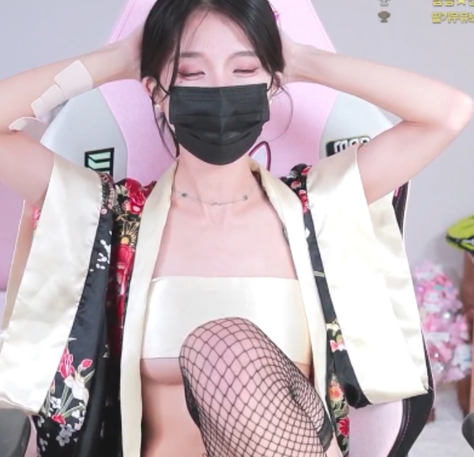 韩国主播dmsdms乳摇直播视频集锦,稀有资源不容错过!