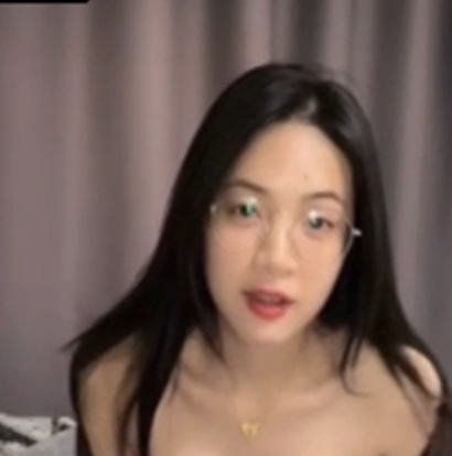 抖音网红唐瑶瑶付费定制1v1全果逗奶秀黑B,1V高清画质1.34G视频盛宴