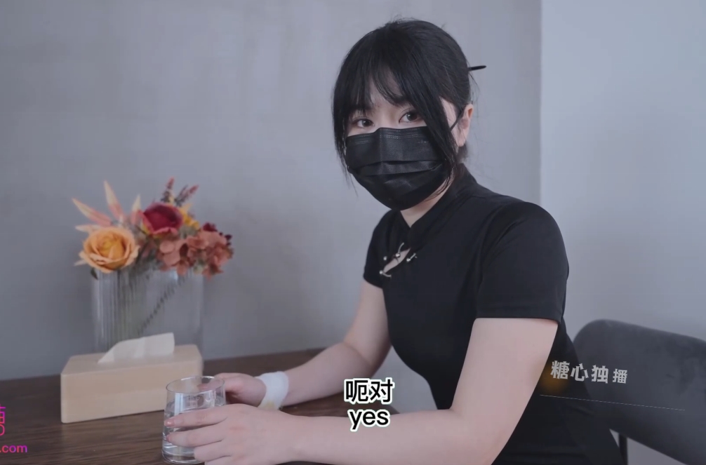 网红娜娜nana_taipei白嫩女神服装丝袜美腿20v+26.93G百度盘