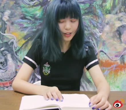 橙子大湿：小姐姐阅读体验106集6.2G视频资源下载，妹子神秘表情有意思