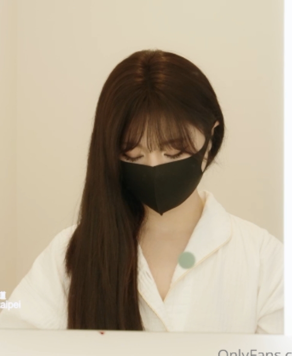 娜娜nanaOnlyfans网红女神合集下载(344G)中文对白悄悄话压缩解压更新日志