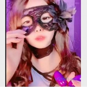 火辣主播艾米舞蹈合集，50个视频4.5G，烧劲身材惹火眼球