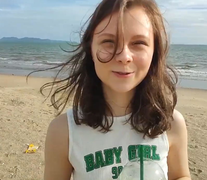 P站神级博主LamaGrey:189岁嫩颜白人,24个视频3.96GB