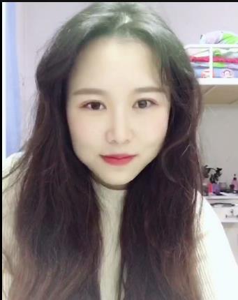 在校高颜小姐姐原相机自拍小视频