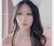 暖暖邻家女Mandy-LinLin自拍视频2V-2.5G,美颜精选神器,社保姬湾湾车灯弹性