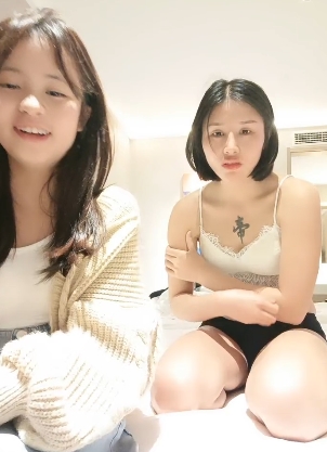 唯美双人游戏：斗鱼超人气稀缺豪放姐妹花酒店实录绝版合集1V-990M直播小姐姐身材中规中矩年轻敢玩会玩资深大哥Y乱高情绪绅士