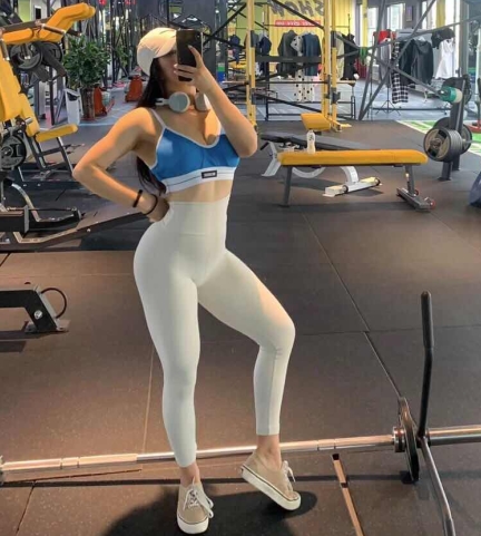 火辣尤物：某单位健身小姐姐的火辣身材（视频+照片）