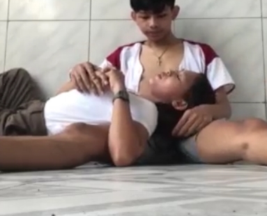 新婚夫妻玩游戏,让网友们大呼过瘾!31V四人游,260MB双重压缩,百度盘下载!