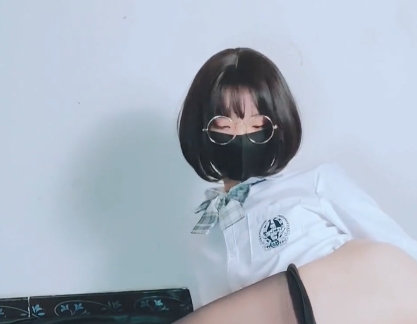 jinwanxuan1999精彩搬运视频合集百度盘转载,男声女孩的晚饭房门故事