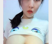 美味牛奶！气质奶妈挤馒头，蔡文姬抢镜！2.1G少妇在线直播间祥和！