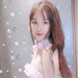 萌妹子斗鱼直播：青涩初恋脸可爱萌小美女