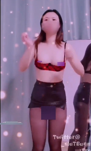 诗宝最新果舞绅士气质野性气息爆棚！网红女神诗宝黑丝性感舞蹈，劲爆收藏！