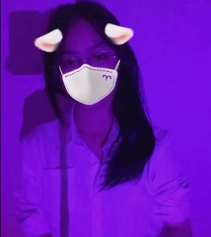 百合女大学生日常:温柔舌吻、宿舍床板、假jb运动,记录最美时光