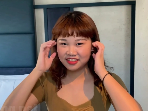 白雪视频：19岁大二学生妹子美丽可爱，高清4K画质，吃大神棒子聊男友，勇敢尝试，获得成功