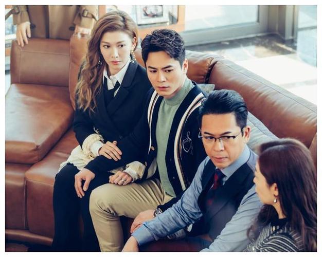 2022年最新发行:《家族荣耀:4K国粤双语、中字,张智霖杨茜尧主演的家庭剧,拾遗拾忆,感受家庭温暖》