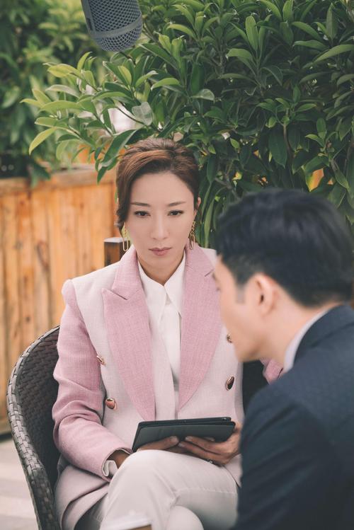 2022年最新发行:《家族荣耀:4K国粤双语、中字,张智霖杨茜尧主演的家庭剧,拾遗拾忆,感受家庭温暖》