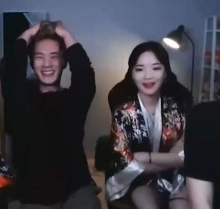 虎牙火爆!韩国情侣主播A系列第29部完整合集,9V3GB,有尺度场面社保!