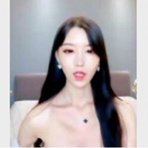 最新专约老阿姨 白白净净丰满妞 vs 凹凸魔鬼身材