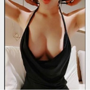 最新苗条娇小身材蜜桃臀娇娇