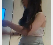 最新说好了不是按摩吗？我就蹭蹭不进去